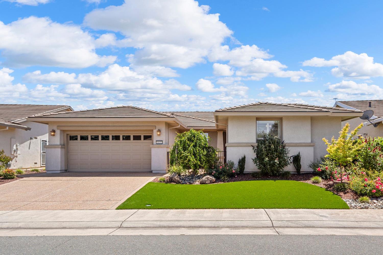 Detail Gallery Image 1 of 58 For 1137 Lasso Lake Ln, Lincoln,  CA 95648 - 3 Beds | 3 Baths