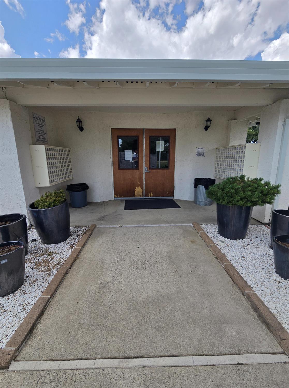 Detail Gallery Image 34 of 43 For 94 Bentley Ave, Sacramento,  CA 95823 - 3 Beds | 2 Baths