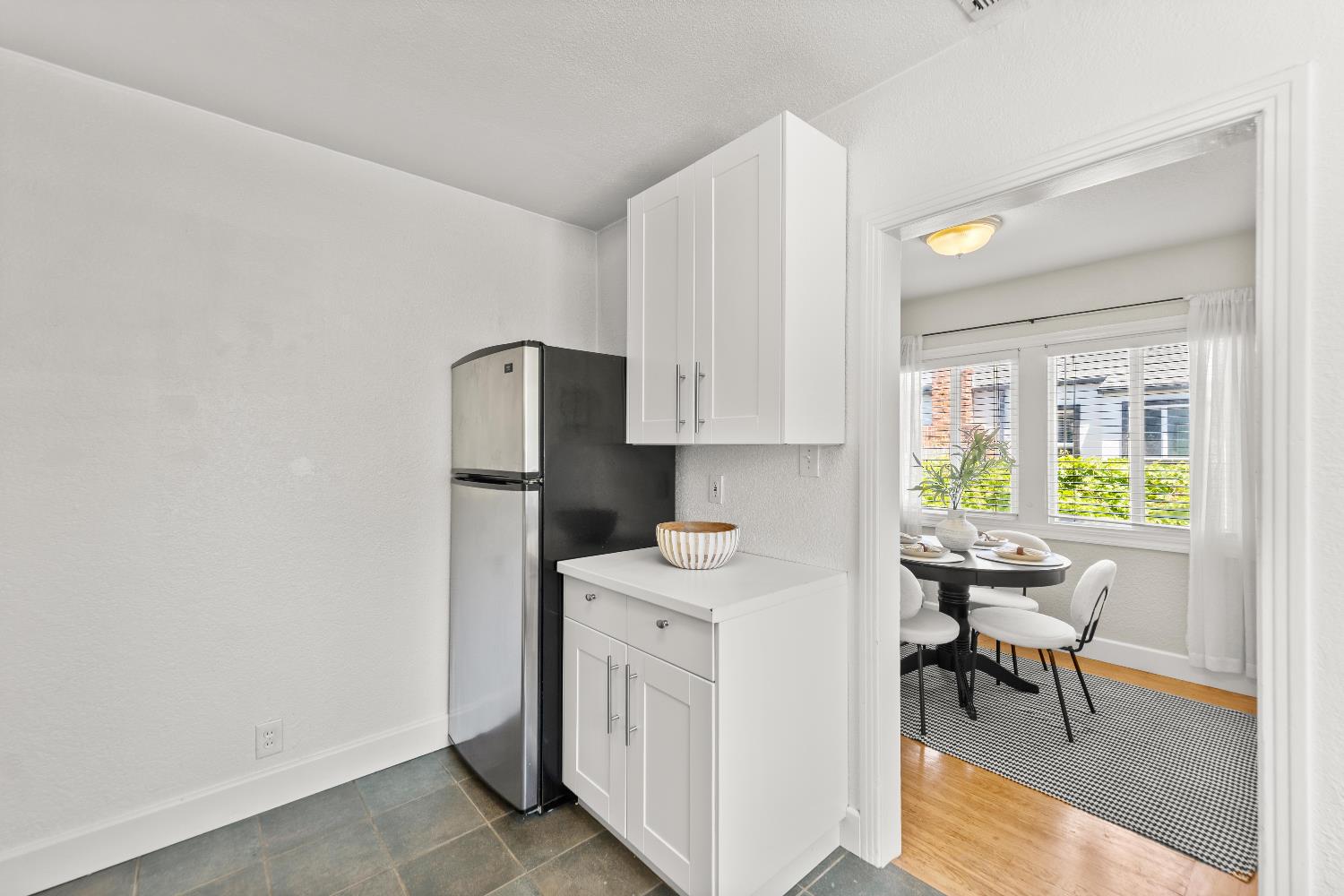 Detail Gallery Image 19 of 51 For 3914 12th Ave, Sacramento,  CA 95817 - 2 Beds | 1 Baths