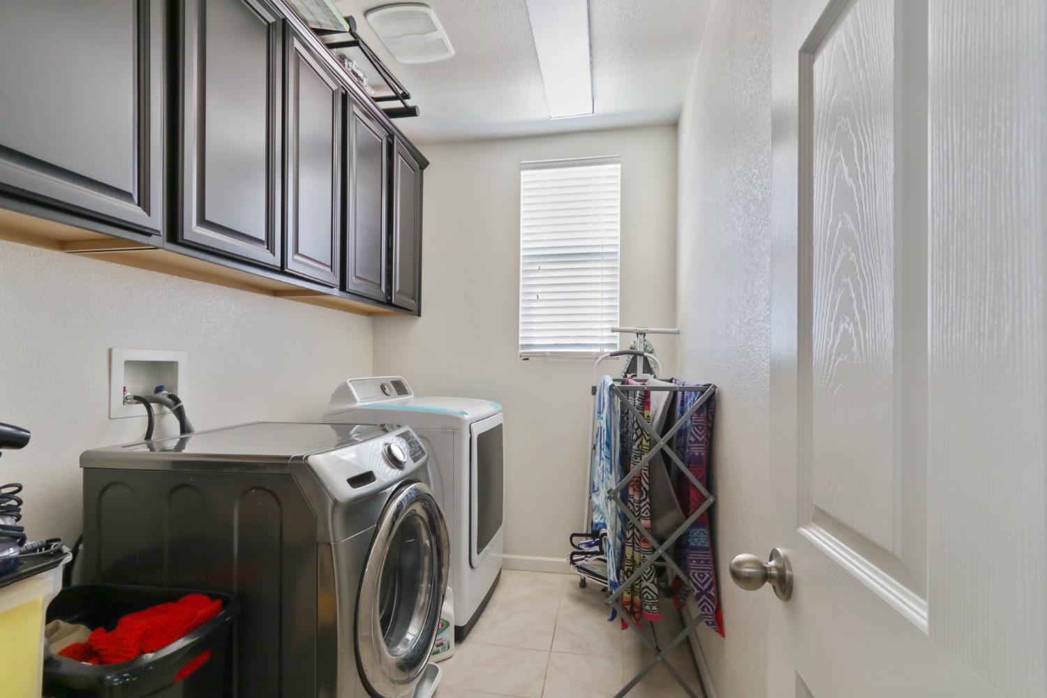 Detail Gallery Image 39 of 45 For 2015 Davis St, Woodland,  CA 95776 - 5 Beds | 3 Baths