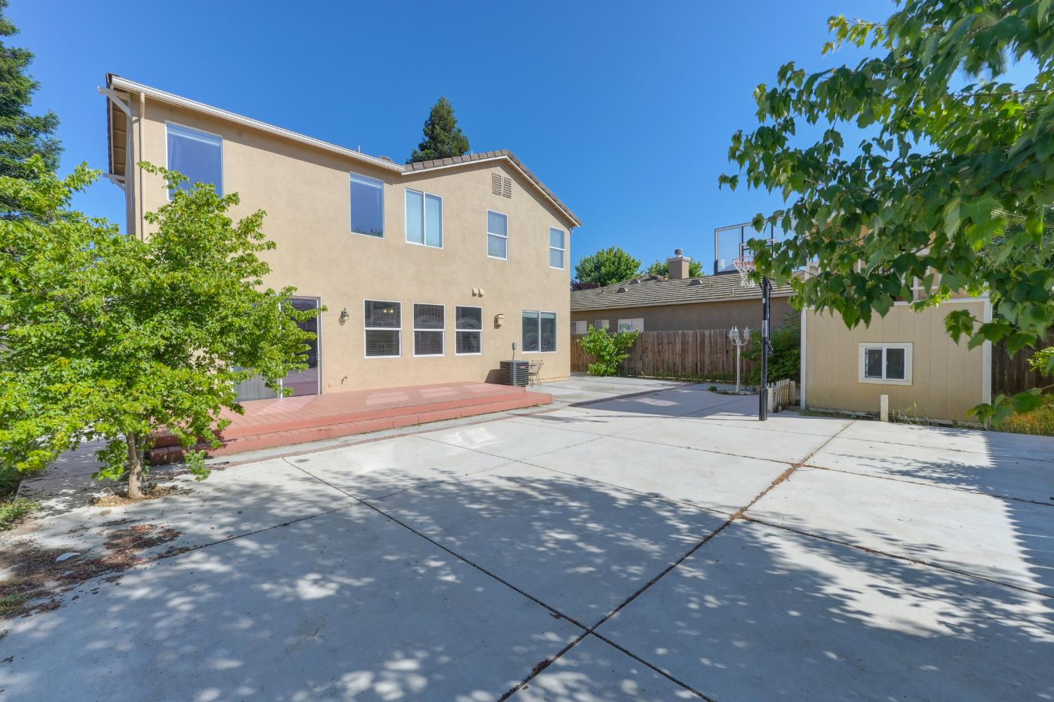 Detail Gallery Image 34 of 42 For 10112 Nebbiolo Ct, Elk Grove,  CA 95624 - 4 Beds | 3 Baths
