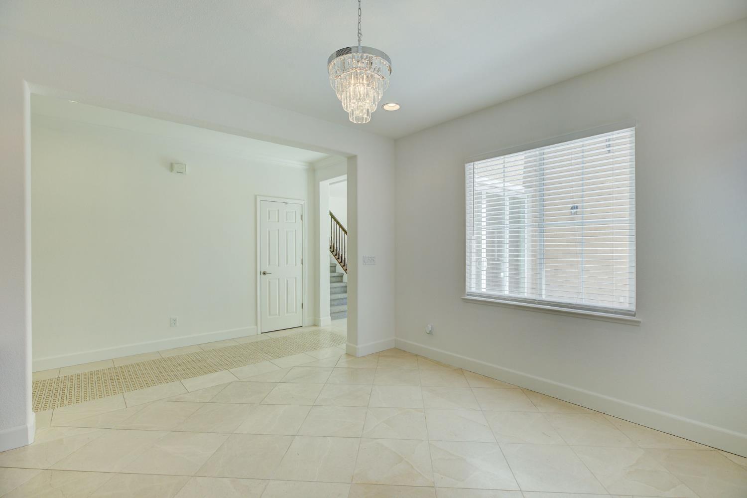 Detail Gallery Image 7 of 43 For 2229 Eastwood Dr, Roseville,  CA 95747 - 4 Beds | 3 Baths