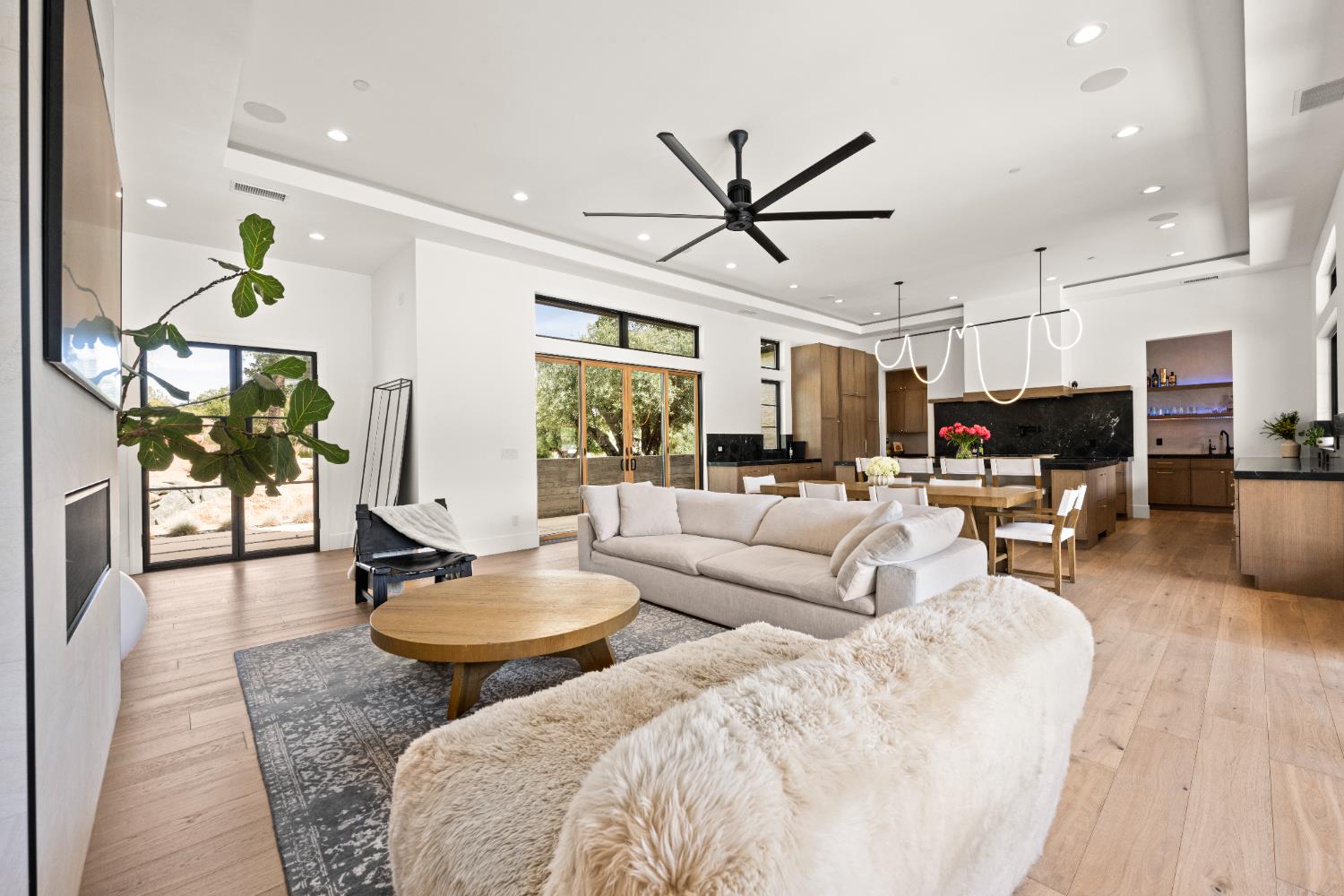 Detail Gallery Image 8 of 84 For 3320 Cherokee Trl, Loomis,  CA 95650 - 5 Beds | 3/1 Baths