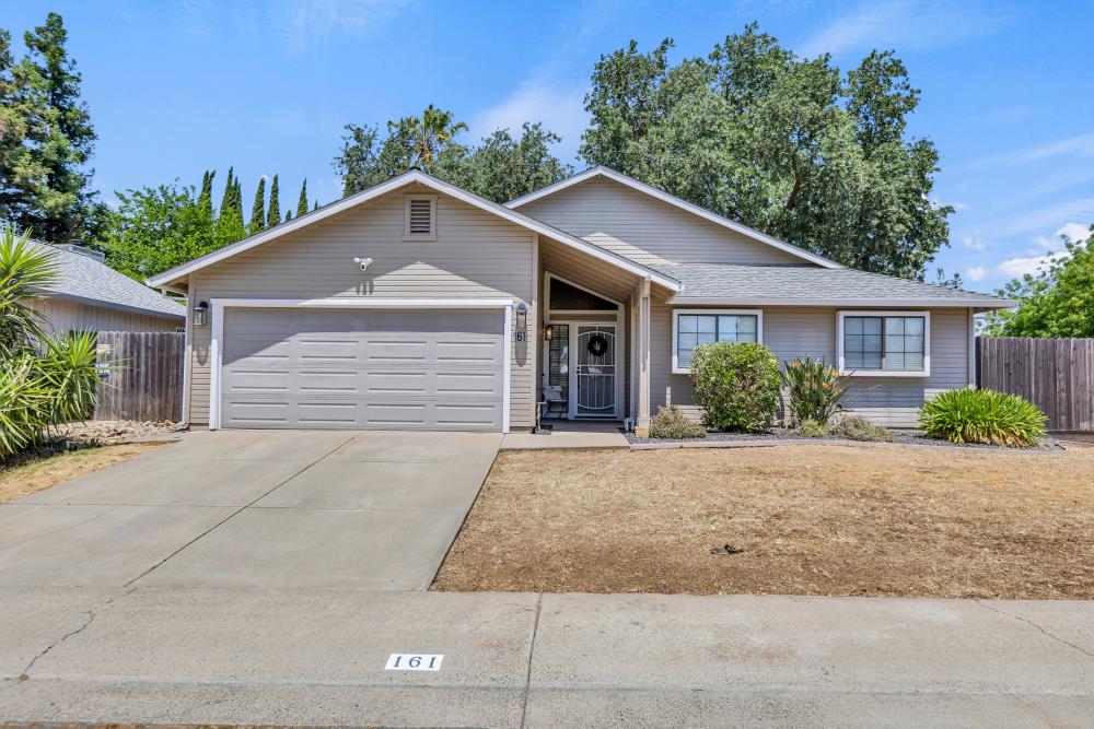 Detail Gallery Image 1 of 26 For 161 W E St, Galt,  CA 95632 - 3 Beds | 2 Baths