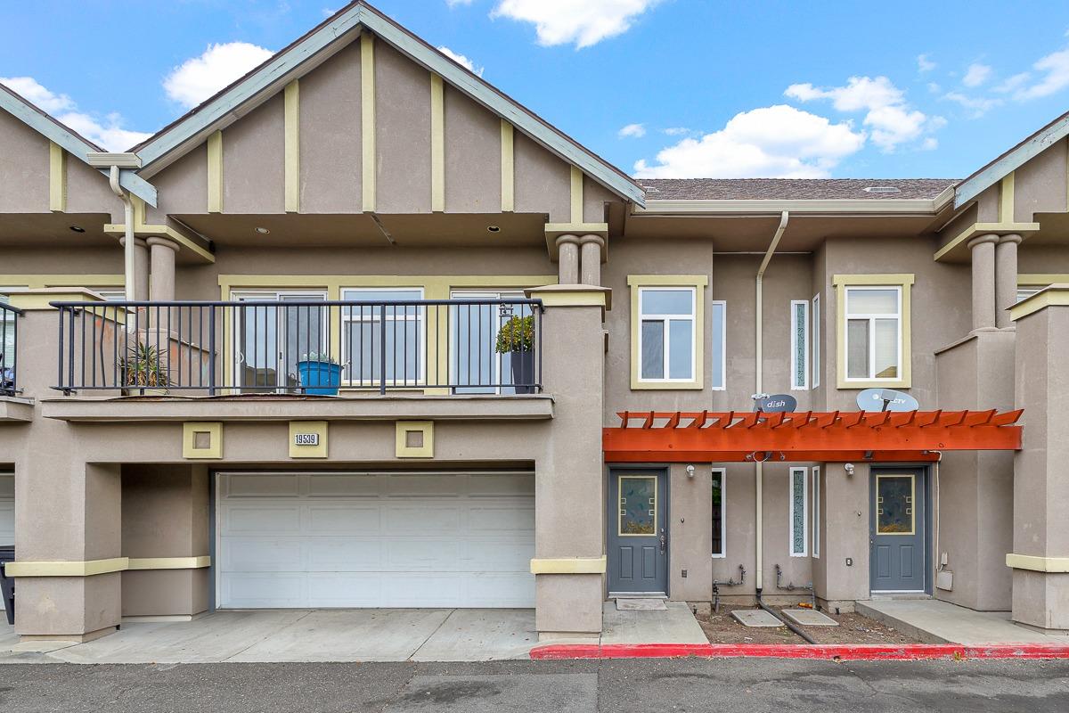 Detail Gallery Image 1 of 51 For 19539 Meekland Ave, Hayward,  CA 94541 - 3 Beds | 3 Baths