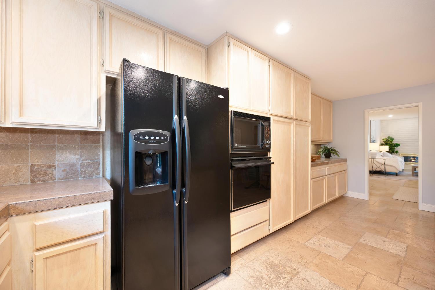 Detail Gallery Image 16 of 31 For 11415 Gold Country Blvd, Gold River,  CA 95670 - 3 Beds | 2/1 Baths