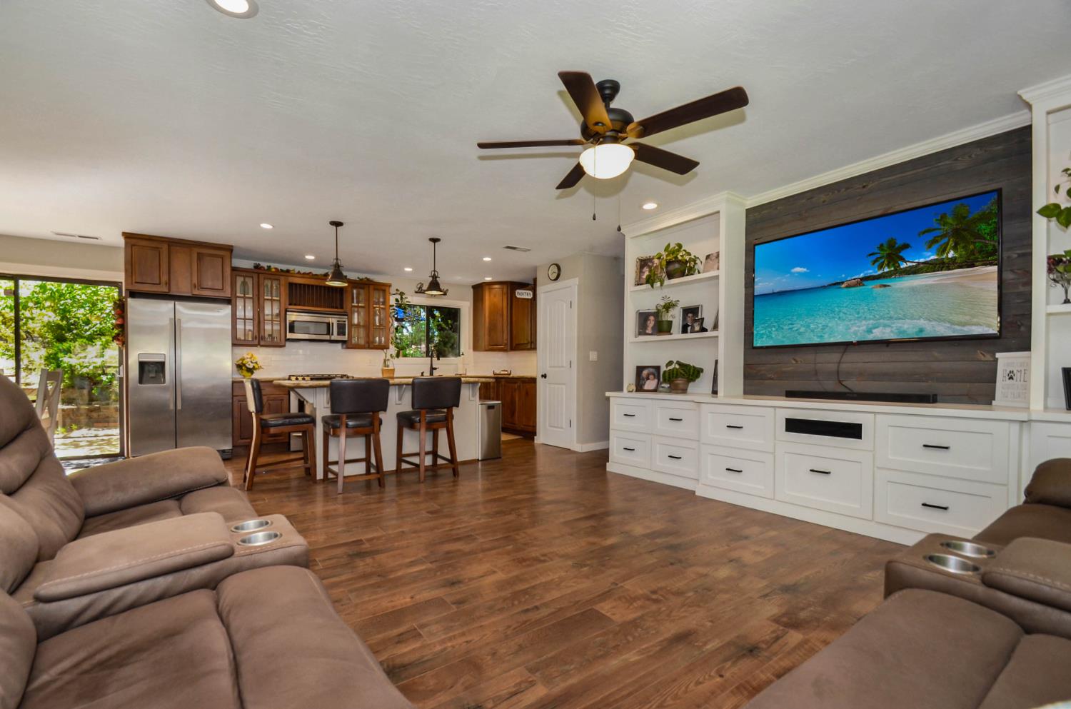 Detail Gallery Image 11 of 68 For 10376 Tabeaud Rd, Pine Grove,  CA 95665 - 3 Beds | 3 Baths