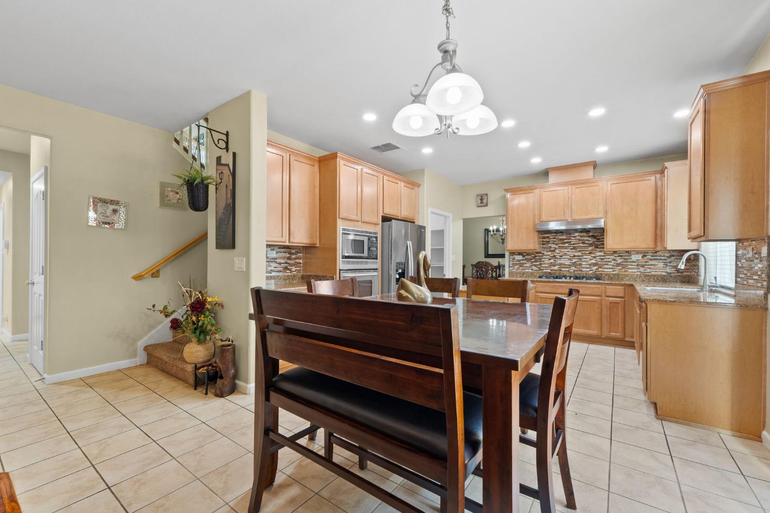Detail Gallery Image 10 of 33 For 11866 Rubilite Way, Rancho Cordova,  CA 95742 - 4 Beds | 3 Baths