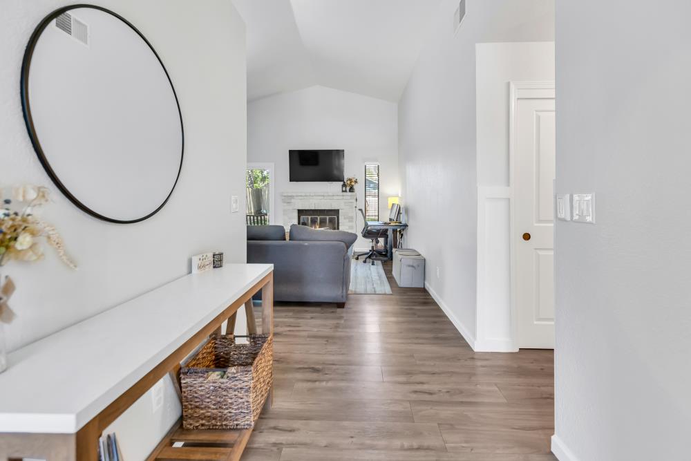 Detail Gallery Image 5 of 26 For 161 W E St, Galt,  CA 95632 - 3 Beds | 2 Baths