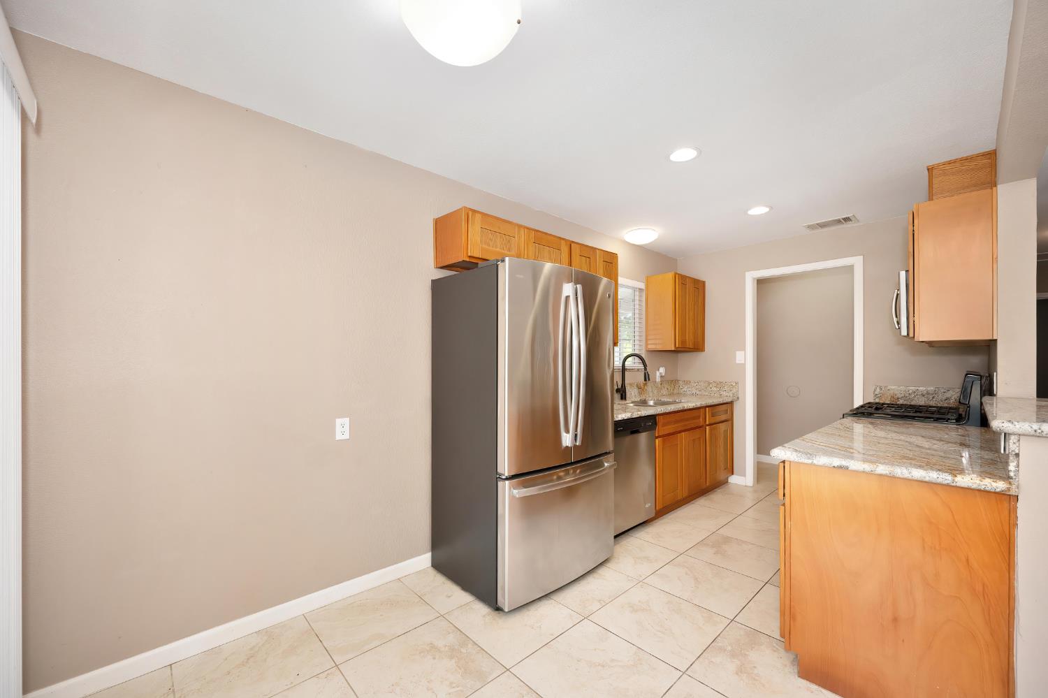 Detail Gallery Image 15 of 39 For 5732 Dewey Drive, Fair Oaks,  CA 95628 - 3 Beds | 1 Baths