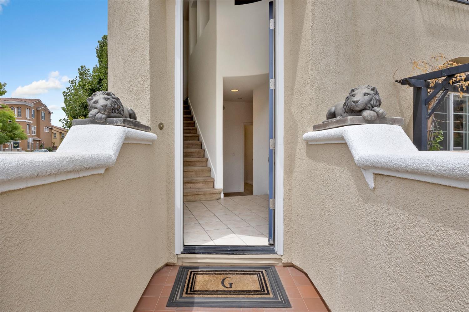 Detail Gallery Image 5 of 37 For 1708 Camino Real Way, Roseville,  CA 95747 - 3 Beds | 3/1 Baths