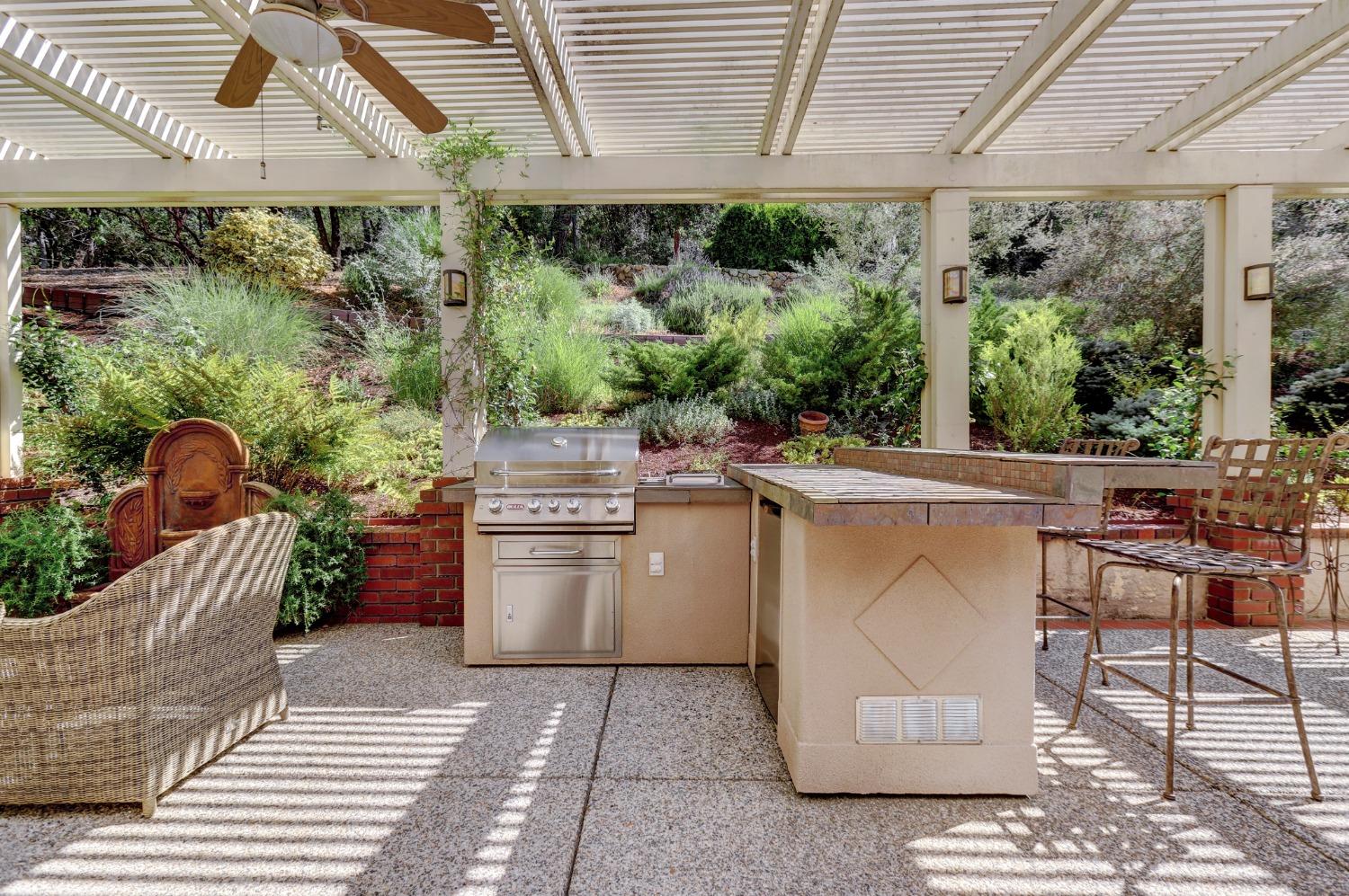Detail Gallery Image 57 of 99 For 16949 Round Valley Cir, Grass Valley,  CA 95949 - 3 Beds | 2/1 Baths