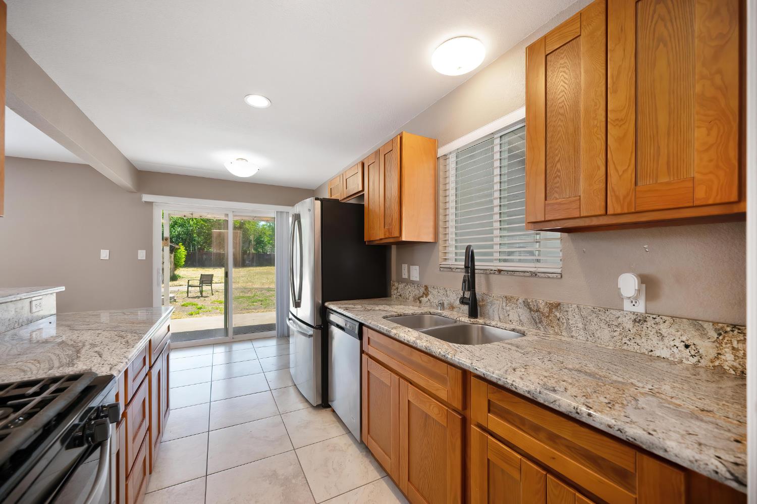Detail Gallery Image 9 of 39 For 5732 Dewey Drive, Fair Oaks,  CA 95628 - 3 Beds | 1 Baths