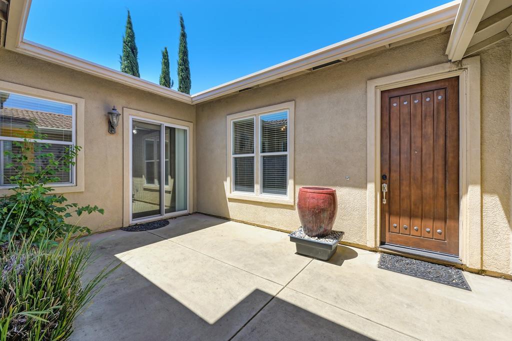 Detail Gallery Image 11 of 87 For 5729 Northborough Dr, Sacramento,  CA 95835 - 4 Beds | 3/1 Baths