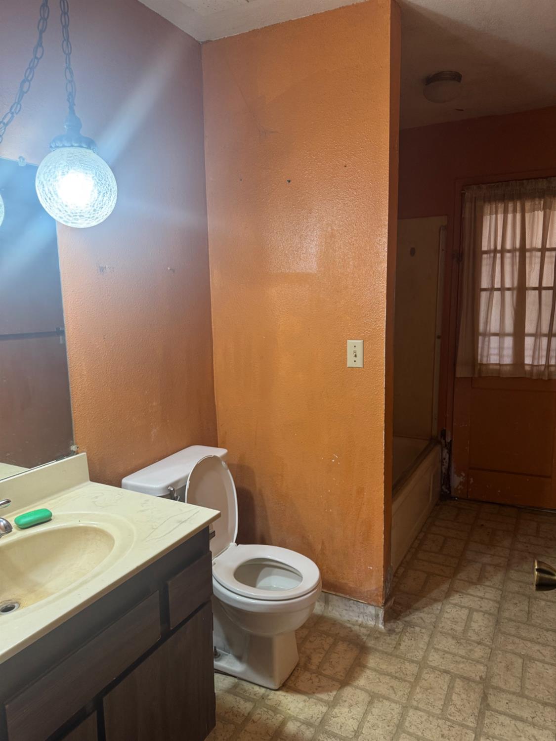 Detail Gallery Image 11 of 20 For 1212 Phillips St, Madera,  CA 93638 - 3 Beds | 2 Baths