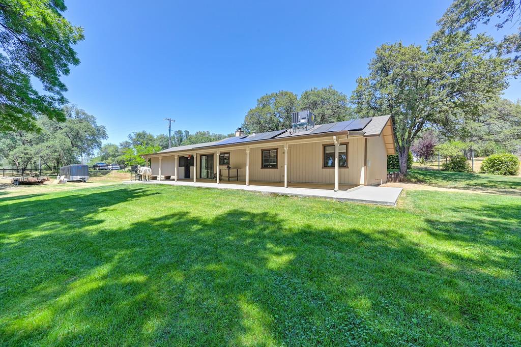 Detail Gallery Image 2 of 44 For 2120 Lovejoy Ln, Cool,  CA 95614 - 3 Beds | 2 Baths