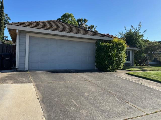 Detail Gallery Image 2 of 33 For 8566 Coral Crest Court, Elk Grove,  CA 95624 - 3 Beds | 2 Baths