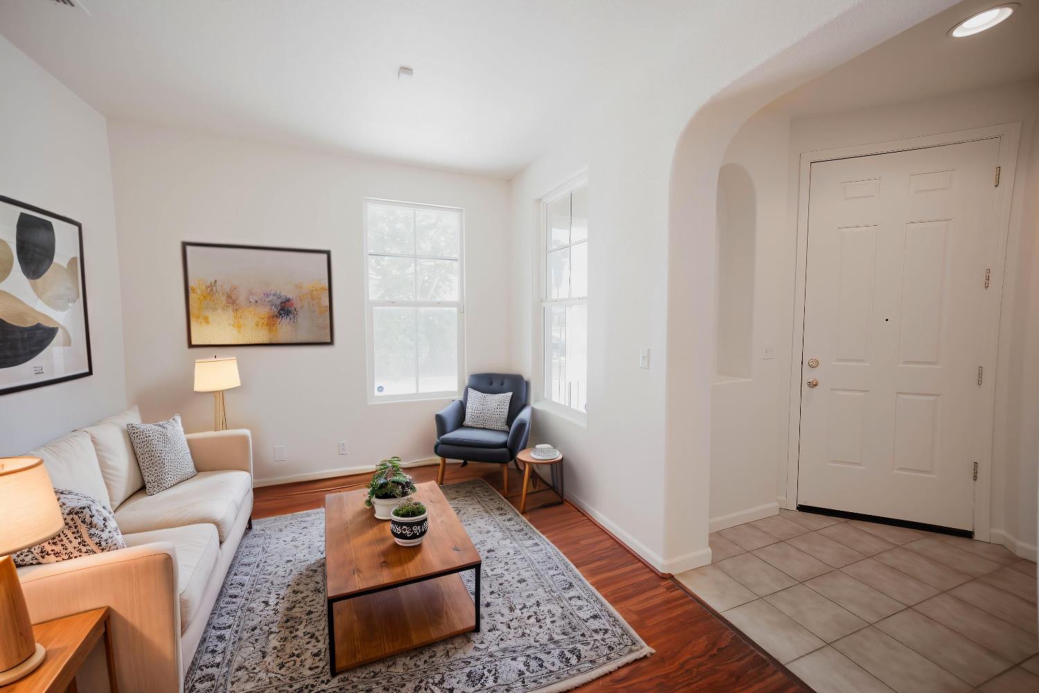 Detail Gallery Image 2 of 36 For 1187 W Kneebone Ct, Plumas Lake,  CA 95961 - 3 Beds | 2 Baths