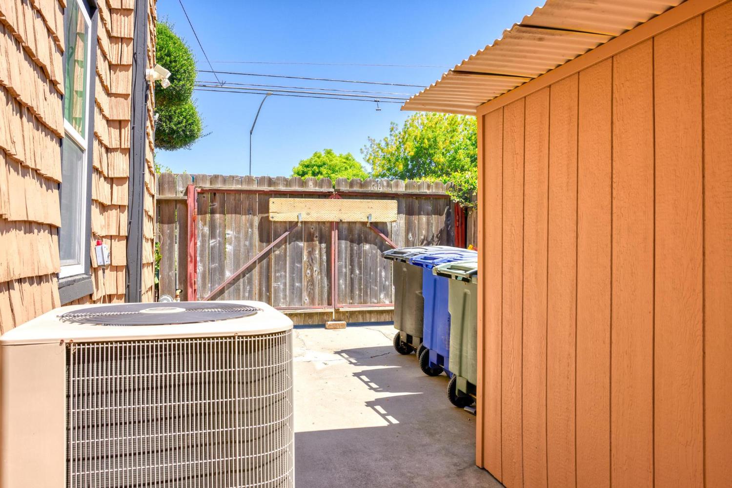 Detail Gallery Image 50 of 58 For 2028 Scenic Dr, Modesto,  CA 95355 - 3 Beds | 3 Baths