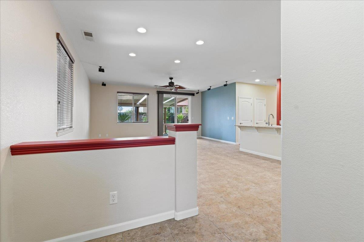 Detail Gallery Image 8 of 48 For 5313 Dusty Rose Way, Rancho Cordova,  CA 95742 - 3 Beds | 2 Baths