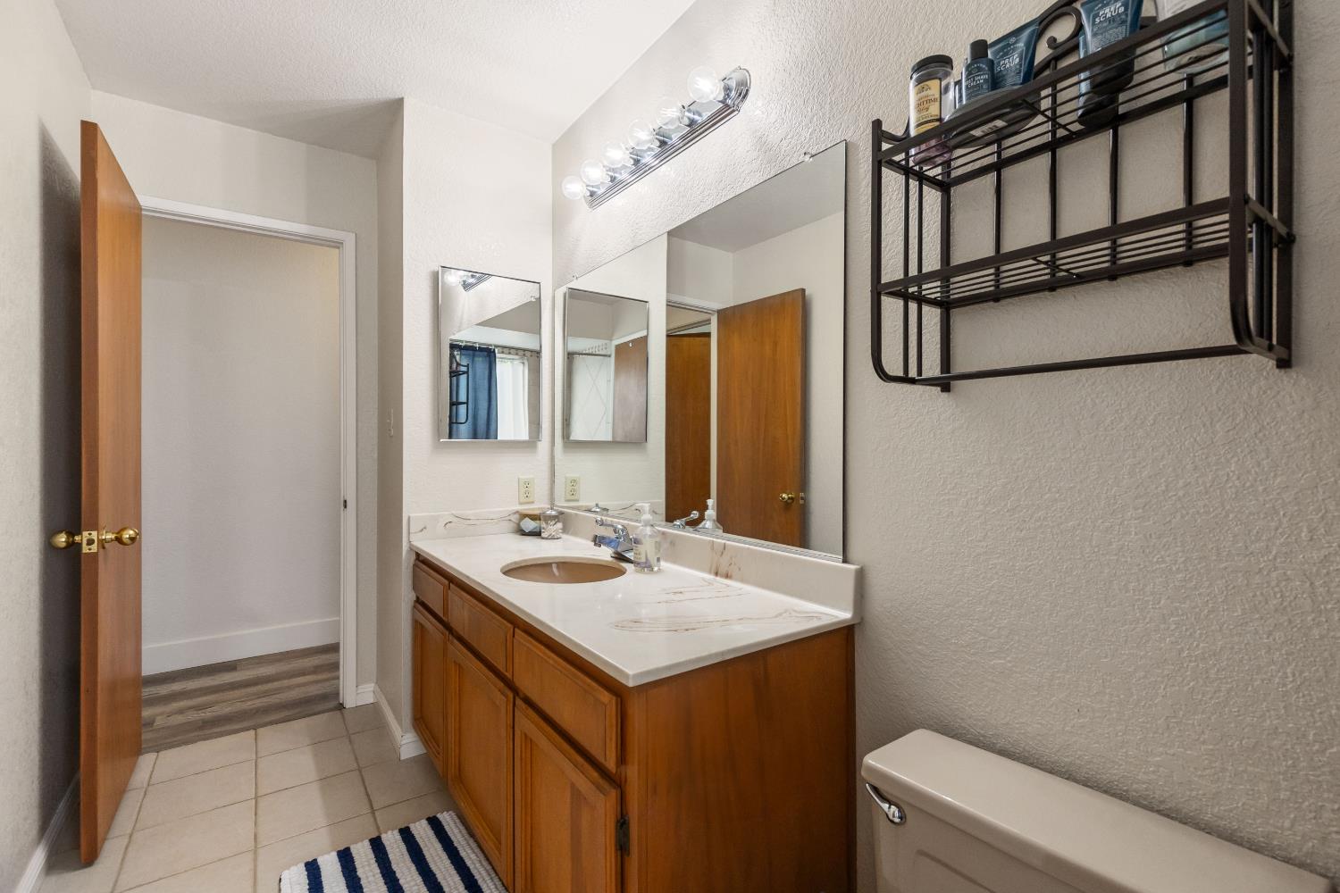 Detail Gallery Image 34 of 70 For 3201 Kaiser Way, Carmichael,  CA 95608 - 4 Beds | 3 Baths