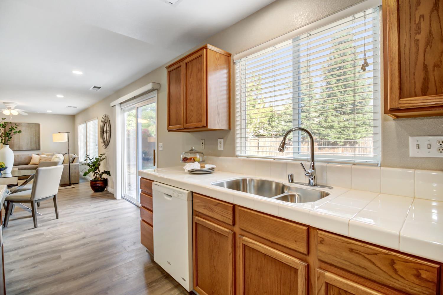Detail Gallery Image 23 of 44 For 205 Dover Ct, Lincoln,  CA 95648 - 4 Beds | 2/1 Baths