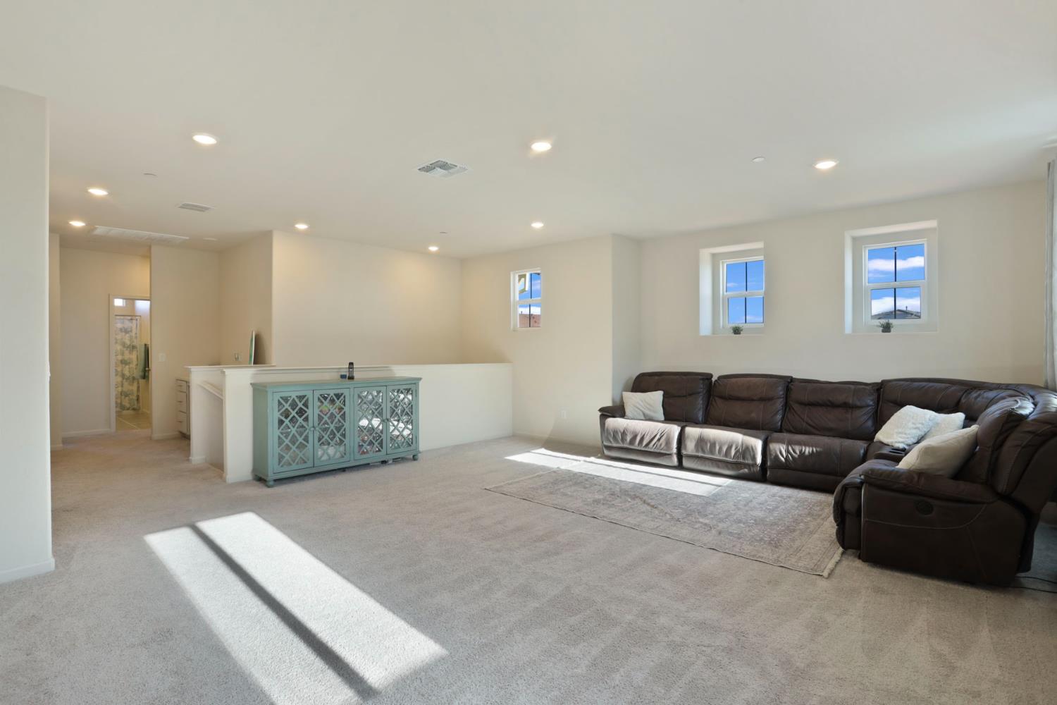 Detail Gallery Image 27 of 64 For 6925 Foraker Dr, Stockton,  CA 95219 - 5 Beds | 3/1 Baths