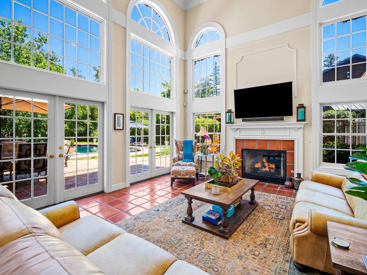 Detail Gallery Image 16 of 85 For 6809 Stanley Ave, Carmichael,  CA 95608 - 5 Beds | 4 Baths