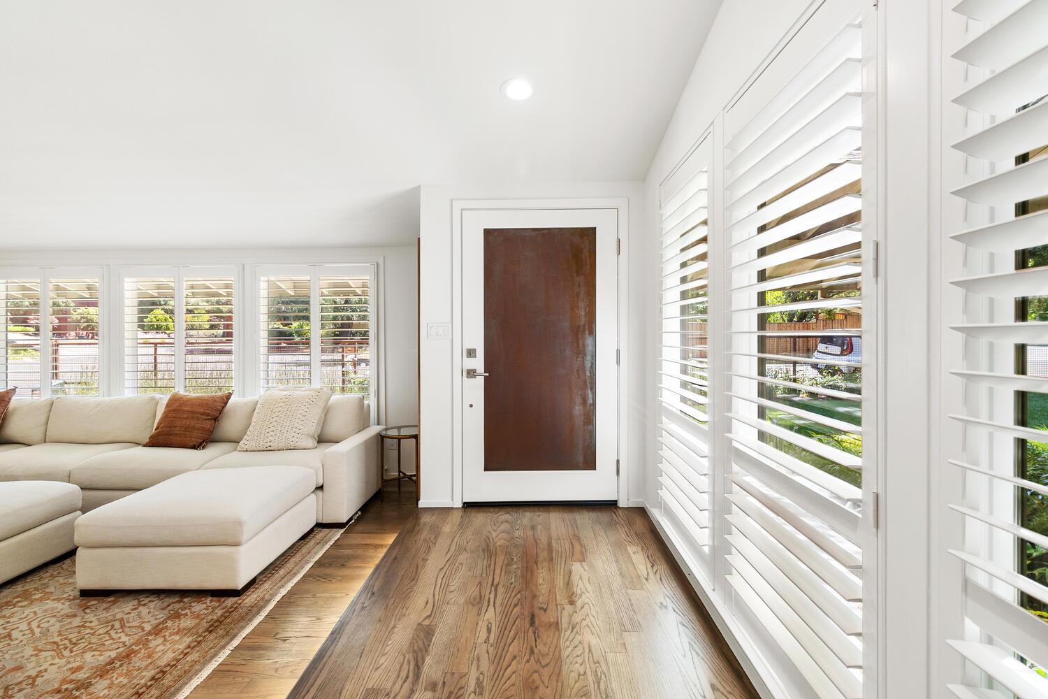 Detail Gallery Image 7 of 82 For 5910 River Glen Court, Carmichael,  CA 95608 - 4 Beds | 2/1 Baths