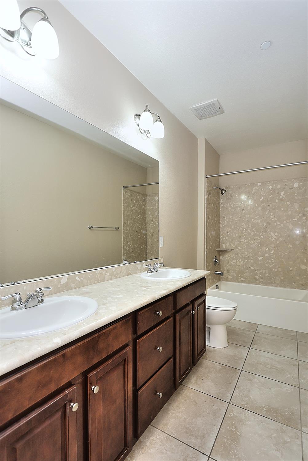 Detail Gallery Image 36 of 57 For 8012 Spiess Ct, Elk Grove,  CA 95757 - 4 Beds | 2 Baths