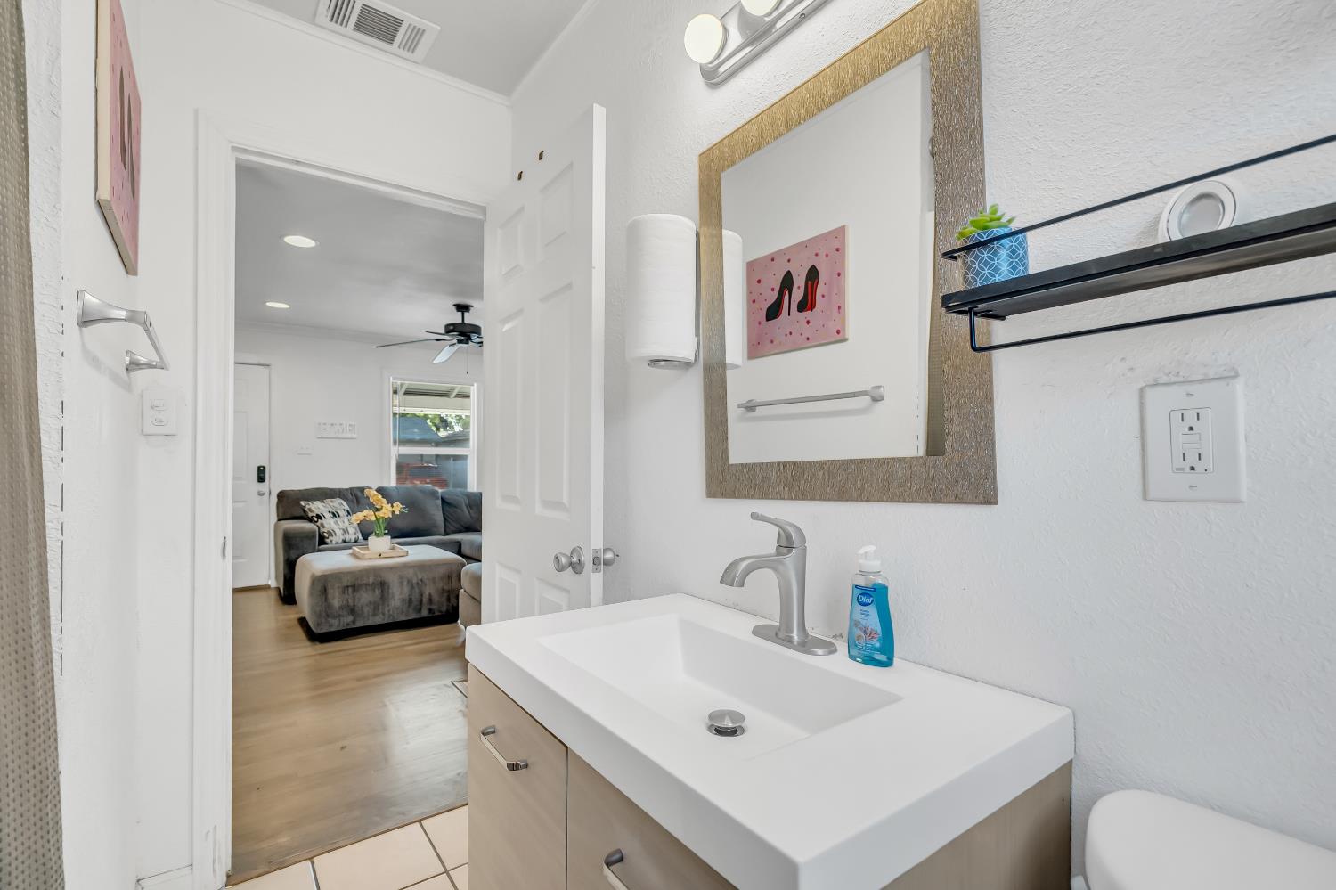 Detail Gallery Image 20 of 33 For 3520 San Jose Way, Sacramento,  CA 95817 - 2 Beds | 1 Baths