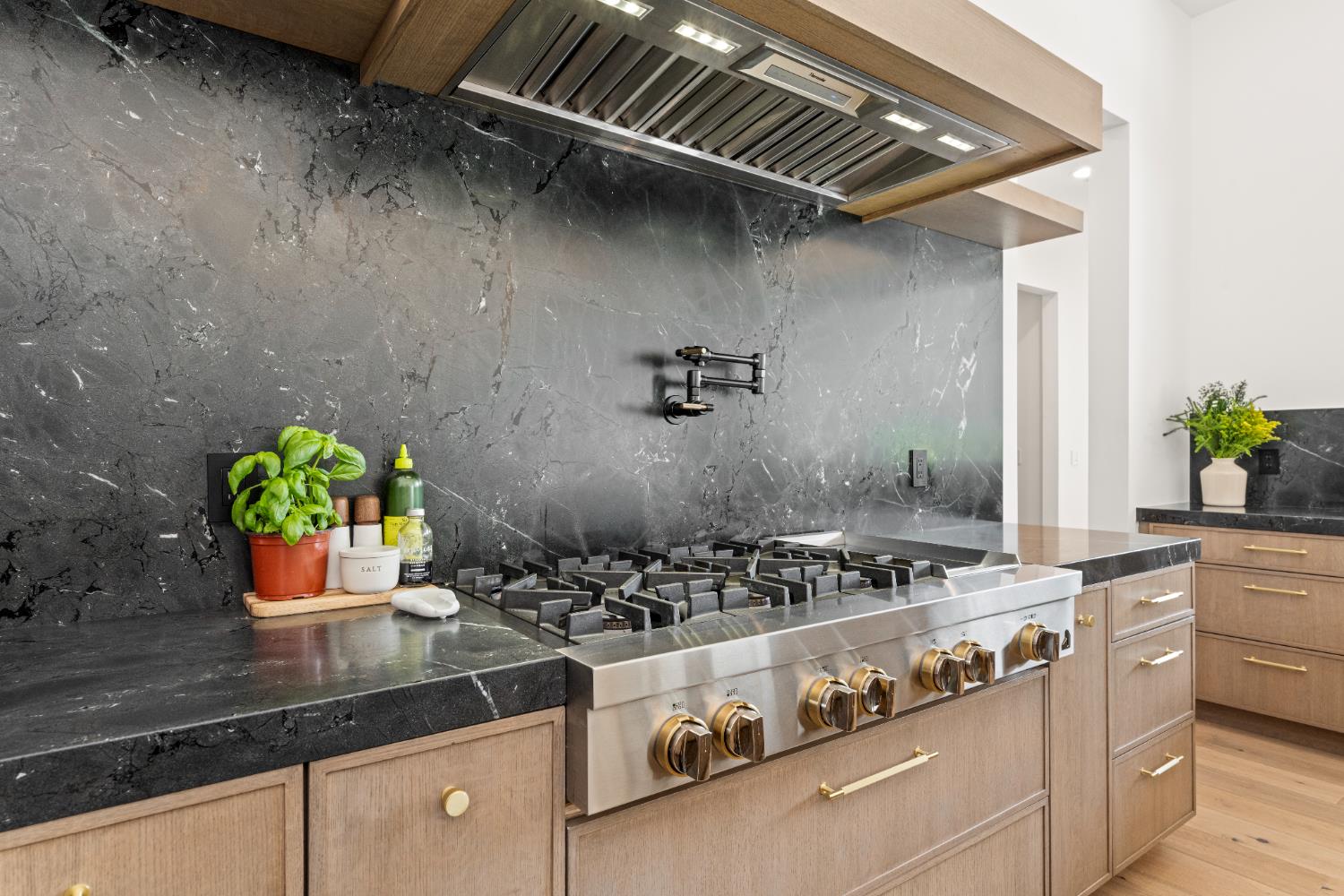 Detail Gallery Image 20 of 84 For 3320 Cherokee Trl, Loomis,  CA 95650 - 5 Beds | 3/1 Baths