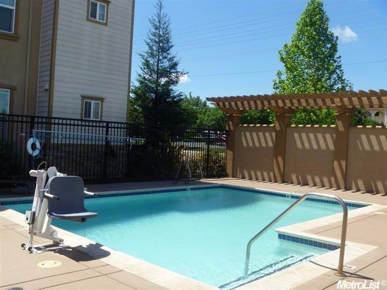 Photo #17: 225065765 Listing: Photo #17