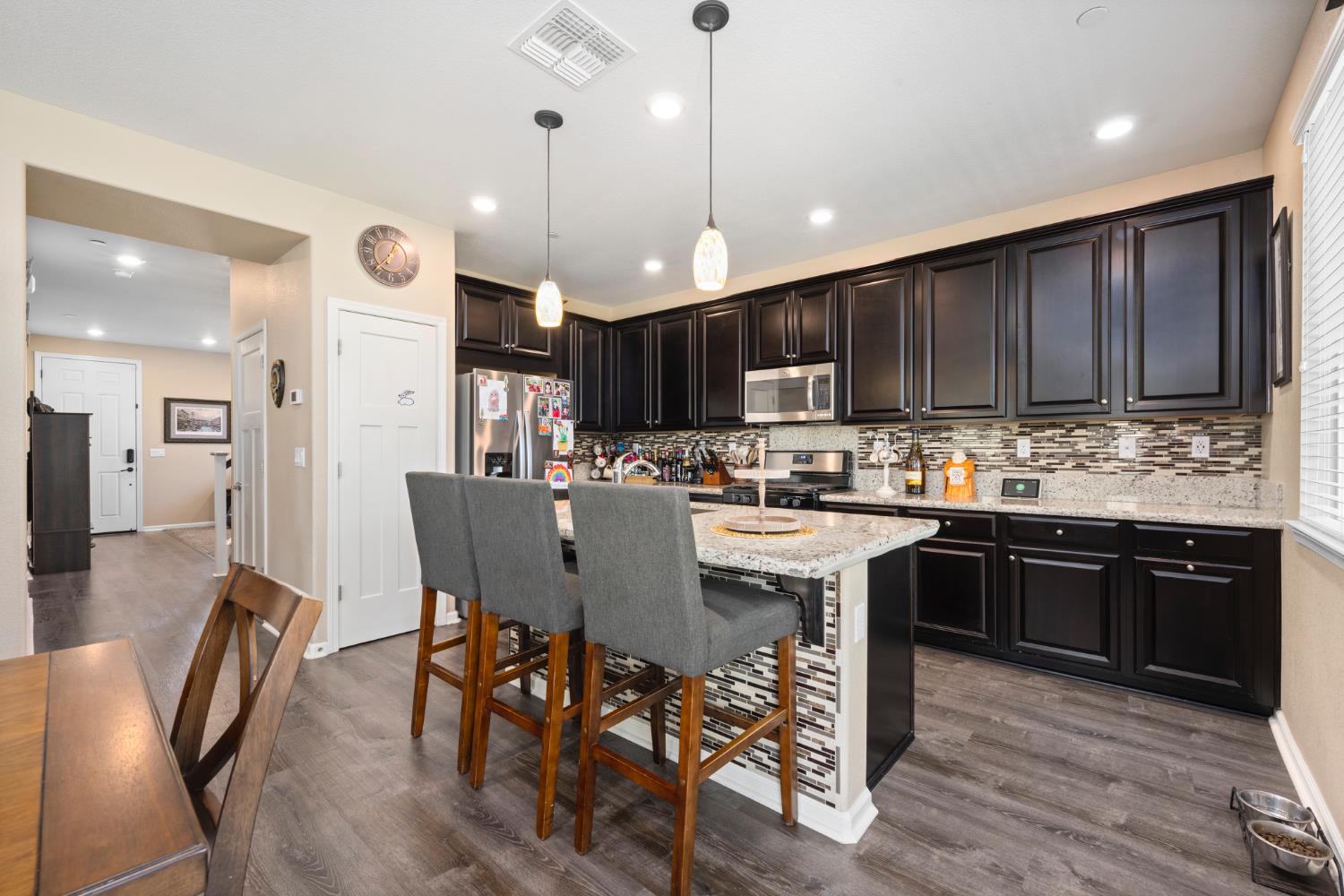 Detail Gallery Image 14 of 44 For 4811 Copper Sunset Way, Rancho Cordova,  CA 95742 - 5 Beds | 3 Baths