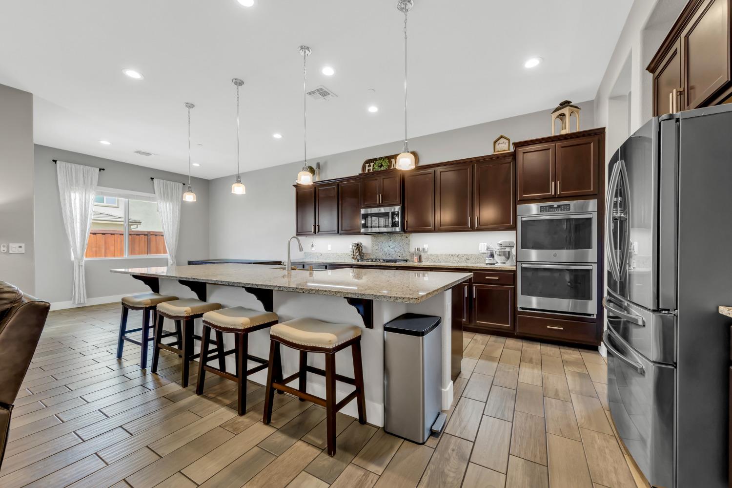 Detail Gallery Image 17 of 48 For 368 Olivadi Way, Sacramento,  CA 95834 - 3 Beds | 2/1 Baths
