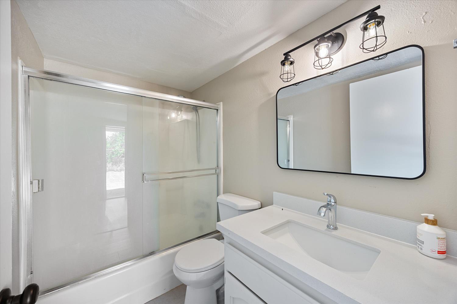 Detail Gallery Image 18 of 24 For 1012 Arrowhead Ave, Rio Linda,  CA 95673 - 3 Beds | 2 Baths