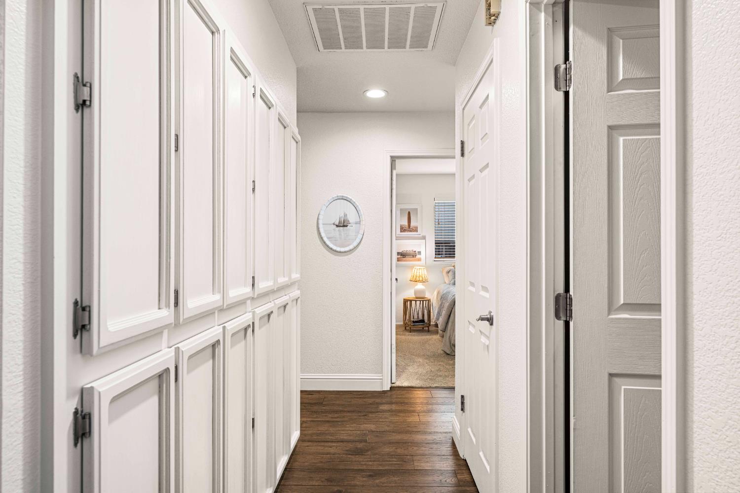 Detail Gallery Image 17 of 38 For 1470 Aberdeen Cir, Granite Bay,  CA 95746 - 4 Beds | 2 Baths