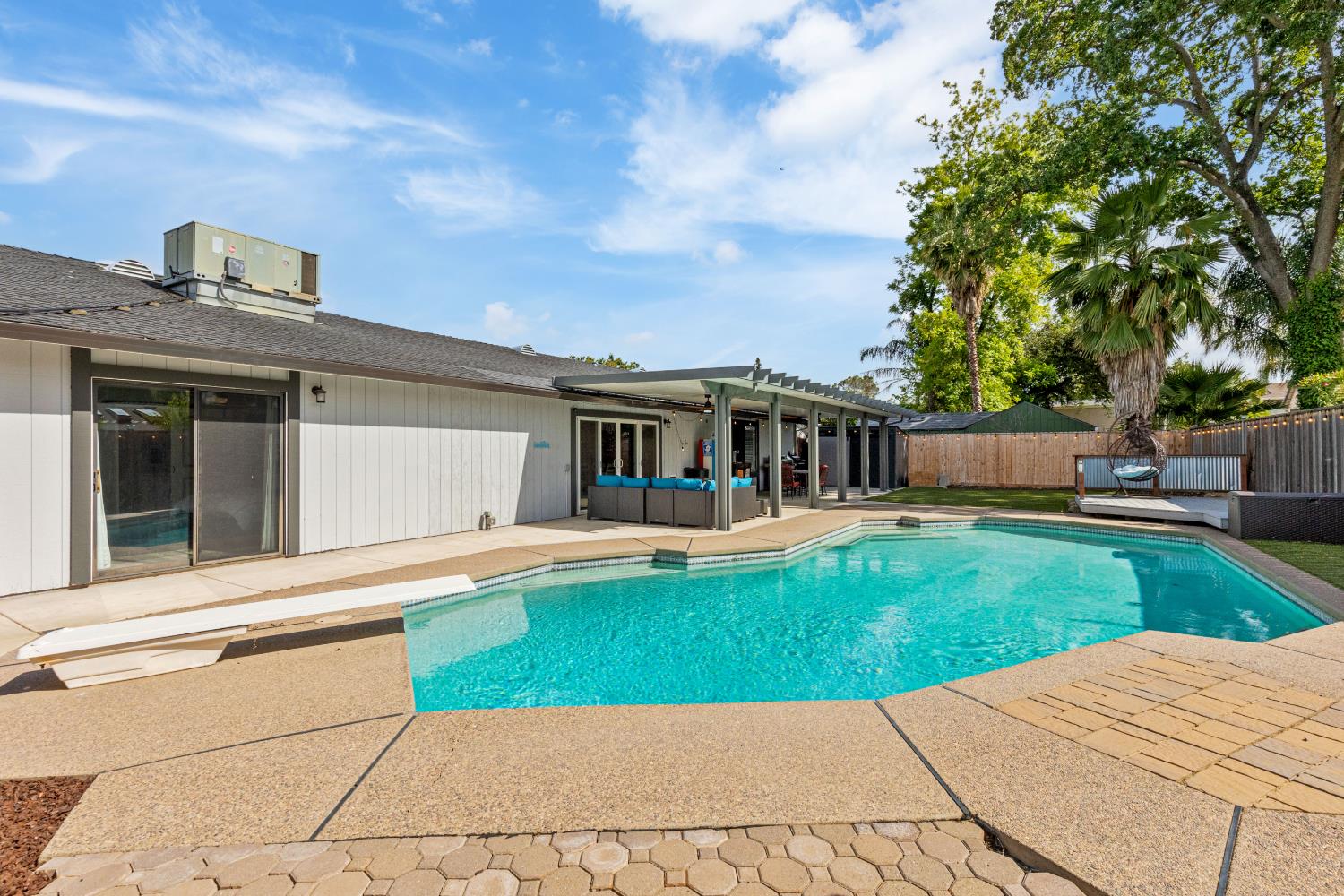 Detail Gallery Image 45 of 70 For 3201 Kaiser Way, Carmichael,  CA 95608 - 4 Beds | 3 Baths