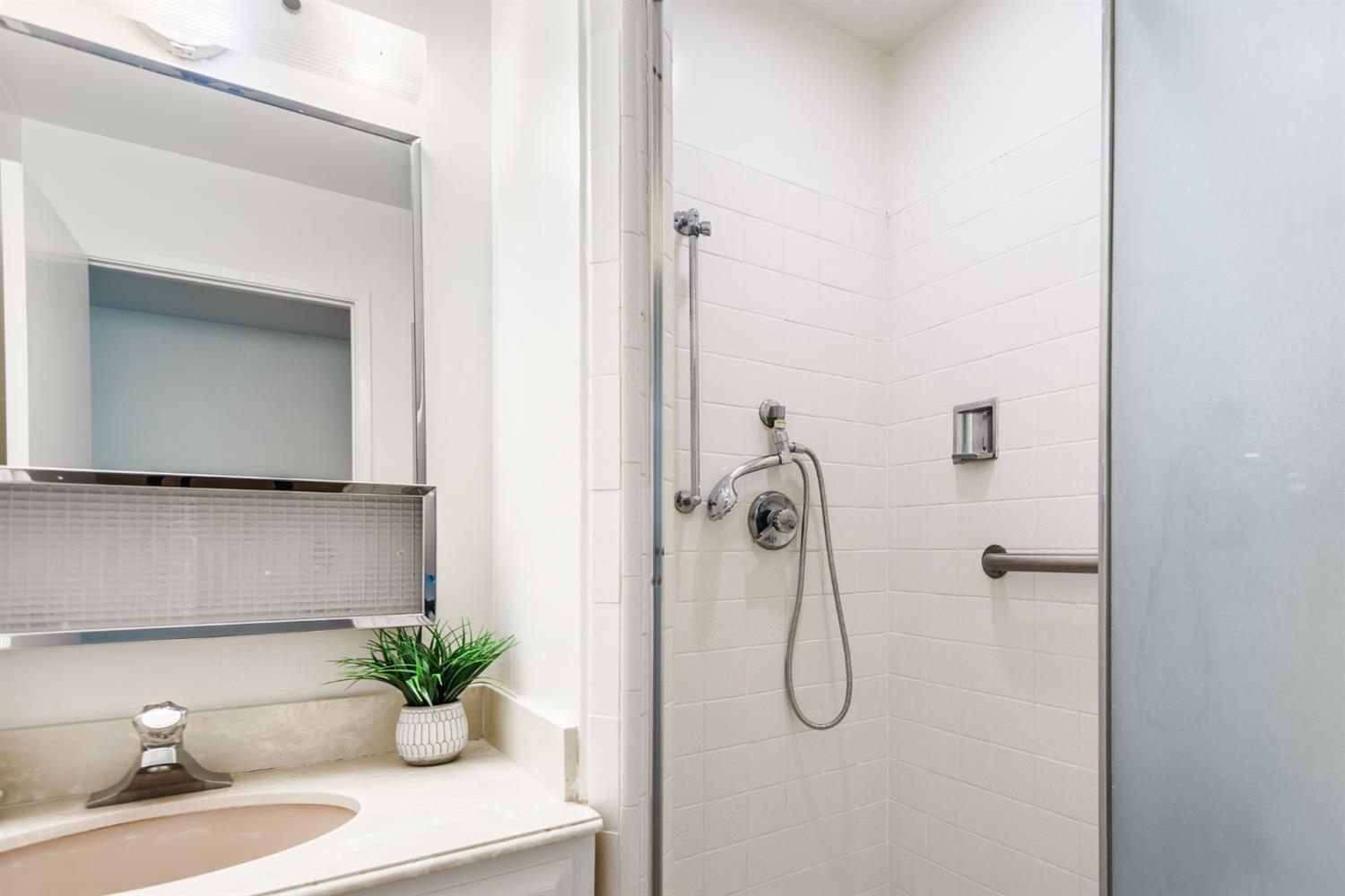 Detail Gallery Image 26 of 28 For 1833 Skycrest Dr #2,  Walnut Creek,  CA 94595 - 2 Beds | 2 Baths