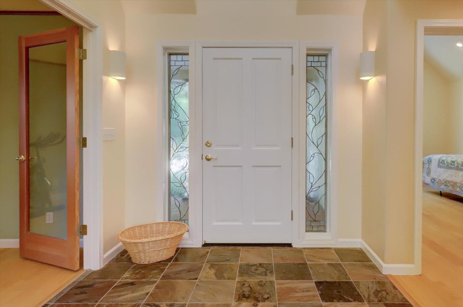 Detail Gallery Image 3 of 99 For 13459 Bass Trail, Grass Valley,  CA 95945 - 4 Beds | 3 Baths
