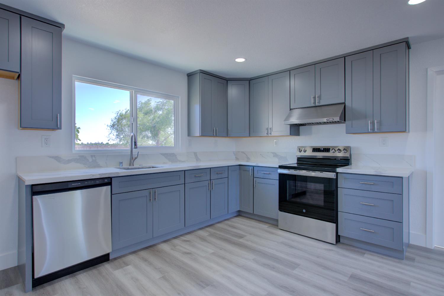 Detail Gallery Image 8 of 21 For 12337 W Main St, Turlock,  CA 95380 - 1 Beds | 2 Baths
