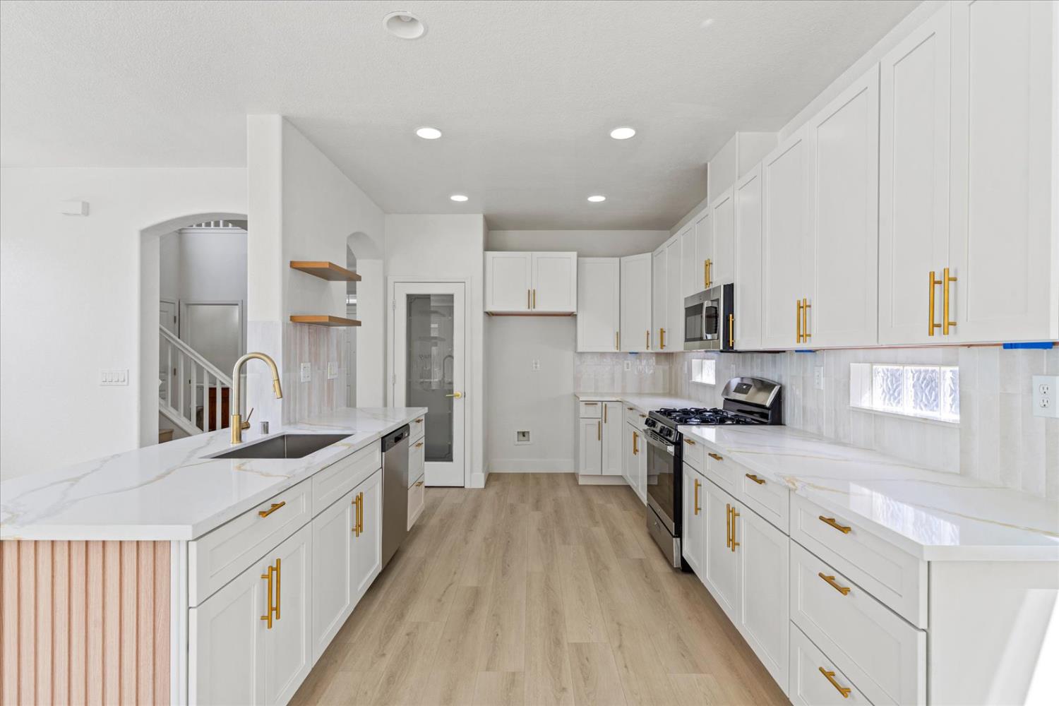 Detail Gallery Image 22 of 63 For 156 Bristol Way, Yuba City,  CA 95993 - 5 Beds | 2/1 Baths