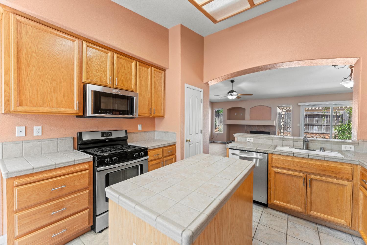 Detail Gallery Image 12 of 35 For 807 Harding Pl, Wheatland,  CA 95692 - 3 Beds | 2 Baths
