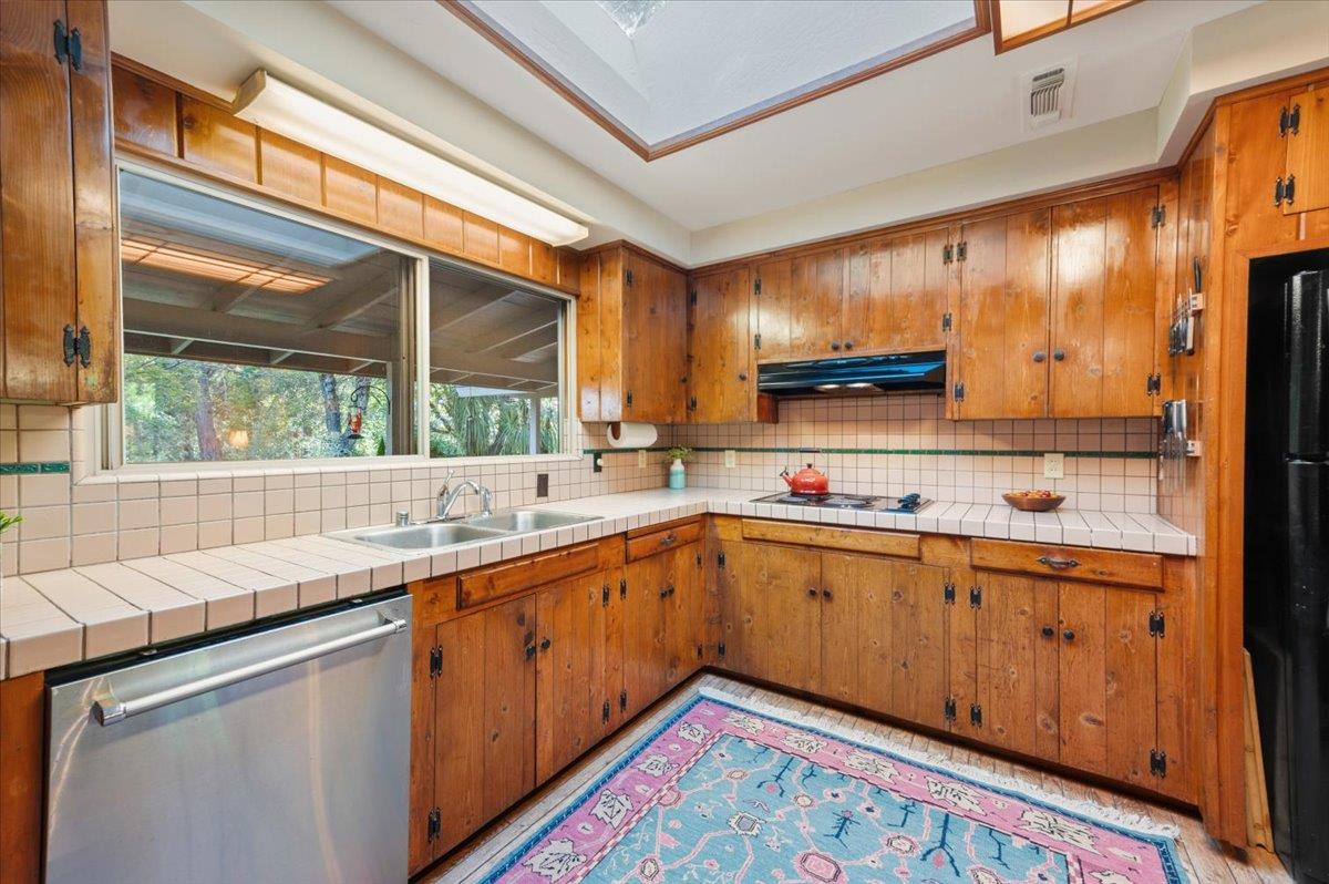 Karrys Place, Grass Valley, California image 6