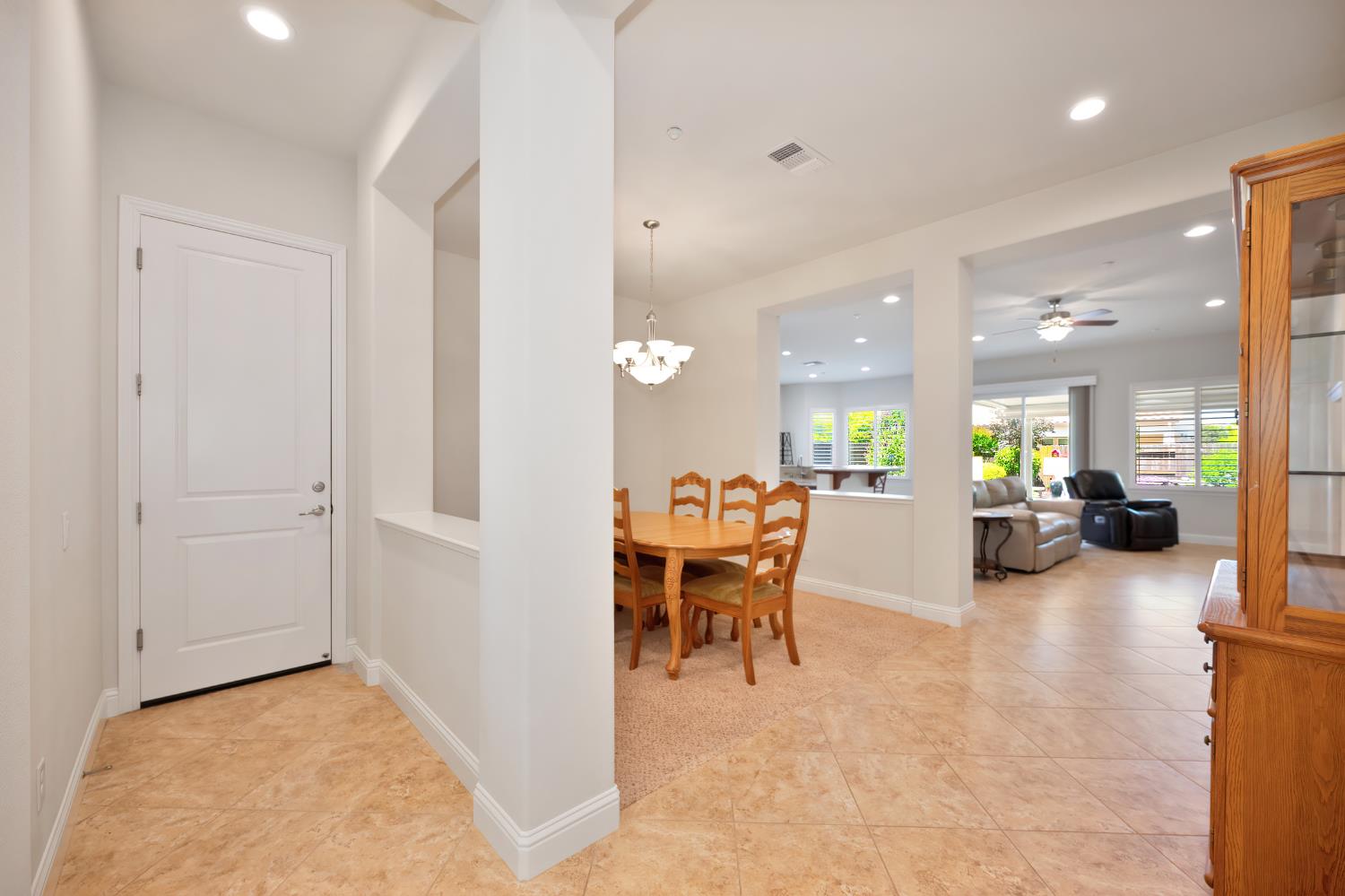 Detail Gallery Image 9 of 57 For 224 Aske Ct, Roseville,  CA 95747 - 3 Beds | 2 Baths