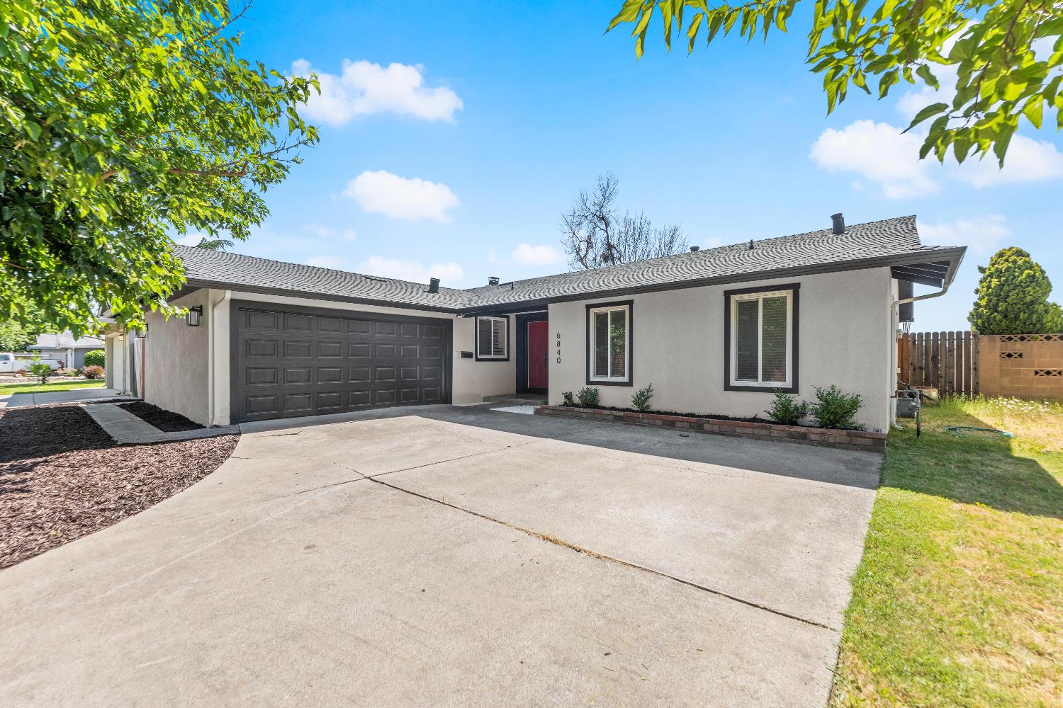 Detail Gallery Image 5 of 33 For 6840 Kettering Cir, Fair Oaks,  CA 95628 - 3 Beds | 2 Baths