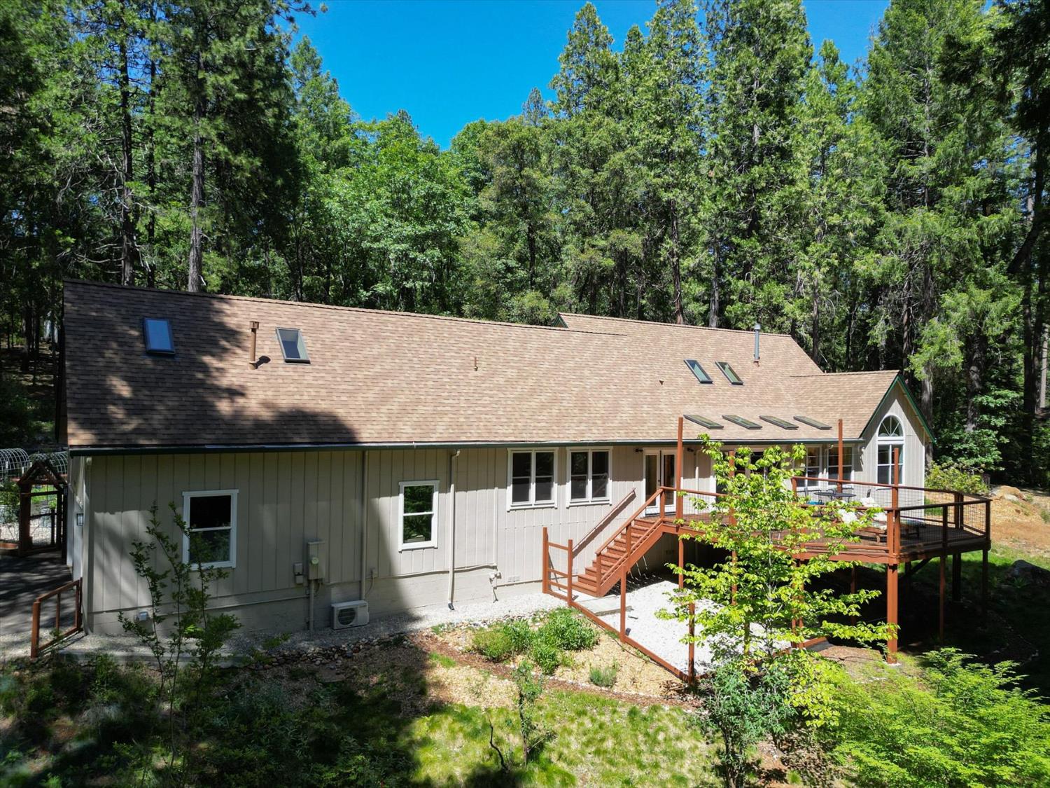 Detail Gallery Image 56 of 99 For 13459 Bass Trail, Grass Valley,  CA 95945 - 4 Beds | 3 Baths