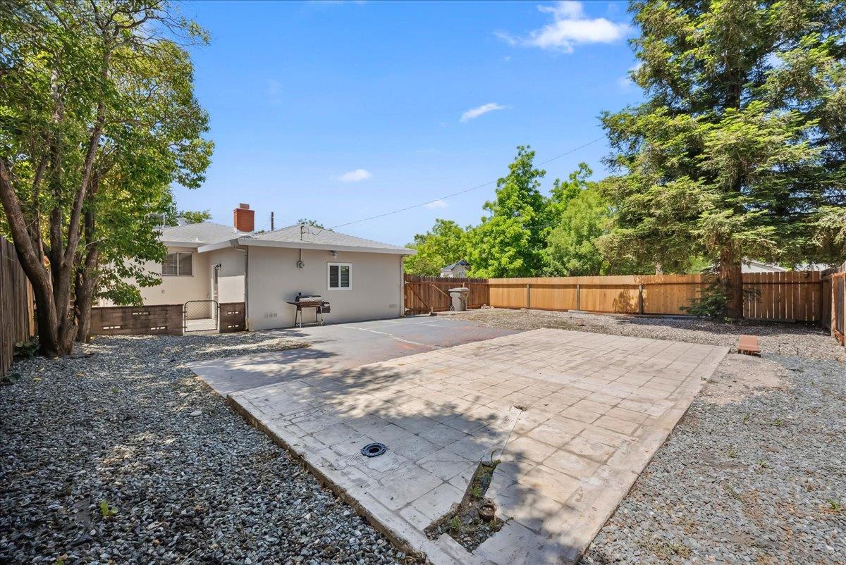 Detail Gallery Image 27 of 36 For 817 Oakland Ave, Roseville,  CA 95678 - 3 Beds | 1/1 Baths