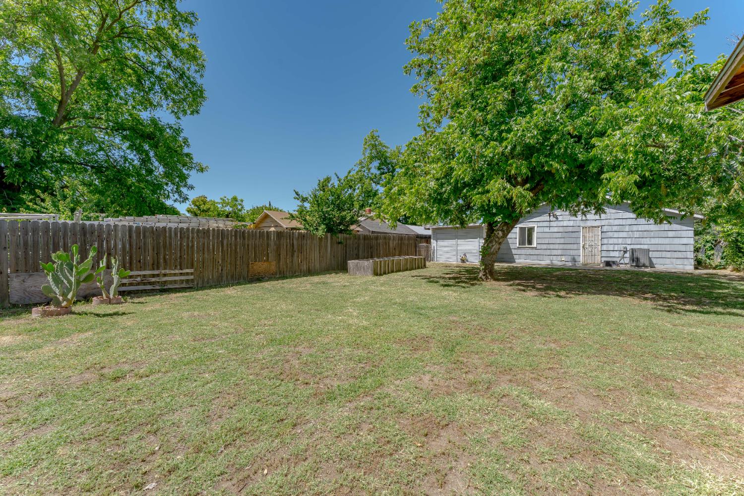 Detail Gallery Image 15 of 16 For 2344 Boxwood St, Sacramento,  CA 95815 - 3 Beds | 1 Baths