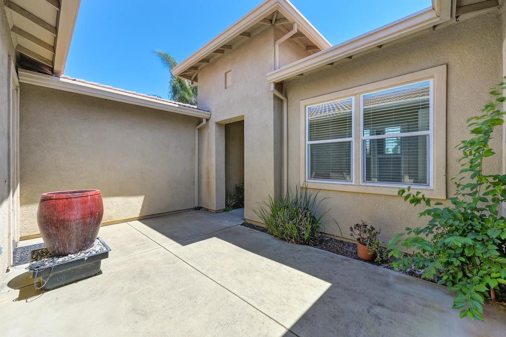 Detail Gallery Image 10 of 87 For 5729 Northborough Dr, Sacramento,  CA 95835 - 4 Beds | 3/1 Baths